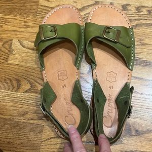 Crupon Barefoot Buckle Sandals Leather Mida Avion Green, Size EU 41